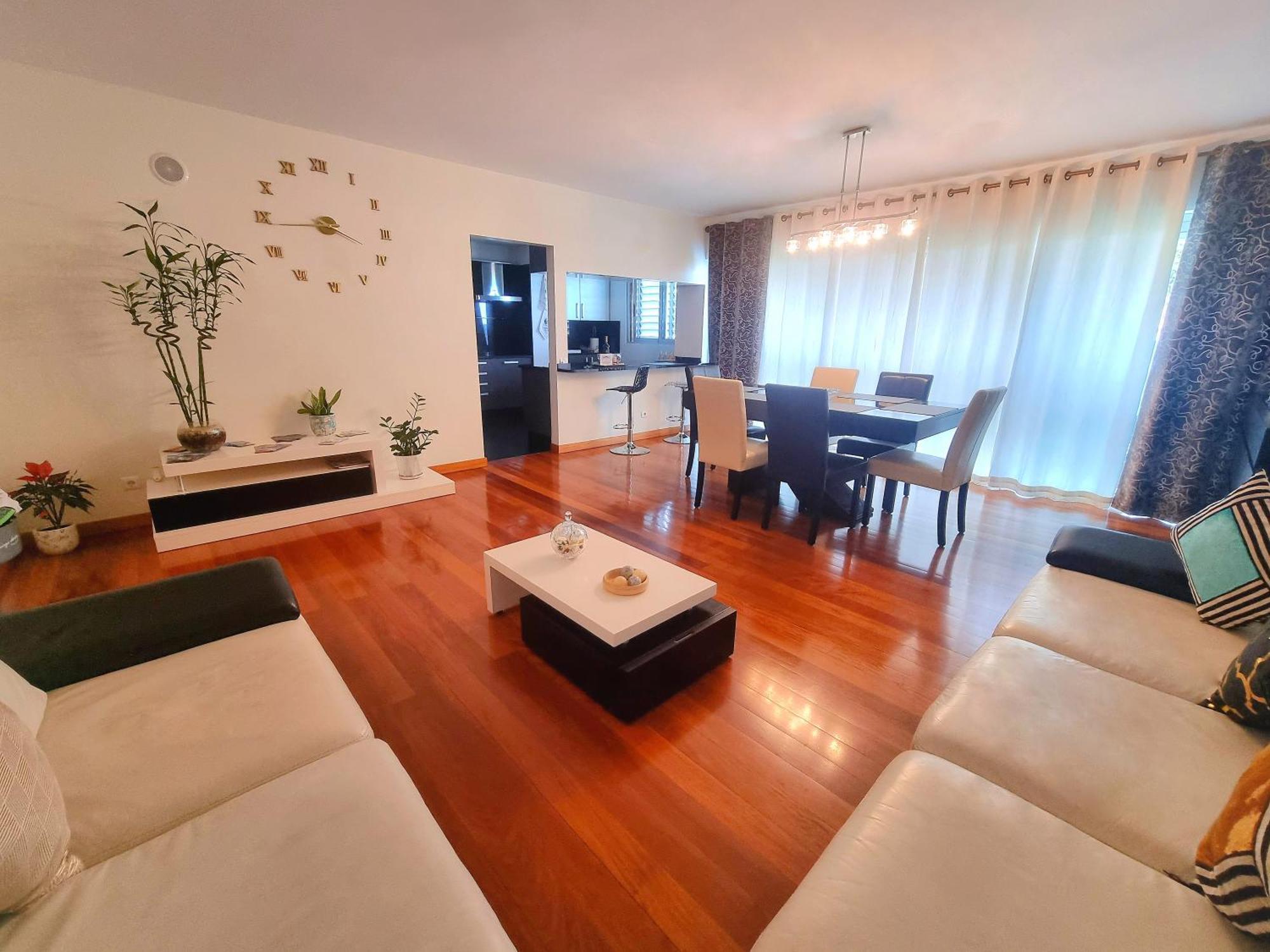 Big Apartment With Ocean Views, Ideal For Groups فونشال المظهر الخارجي الصورة