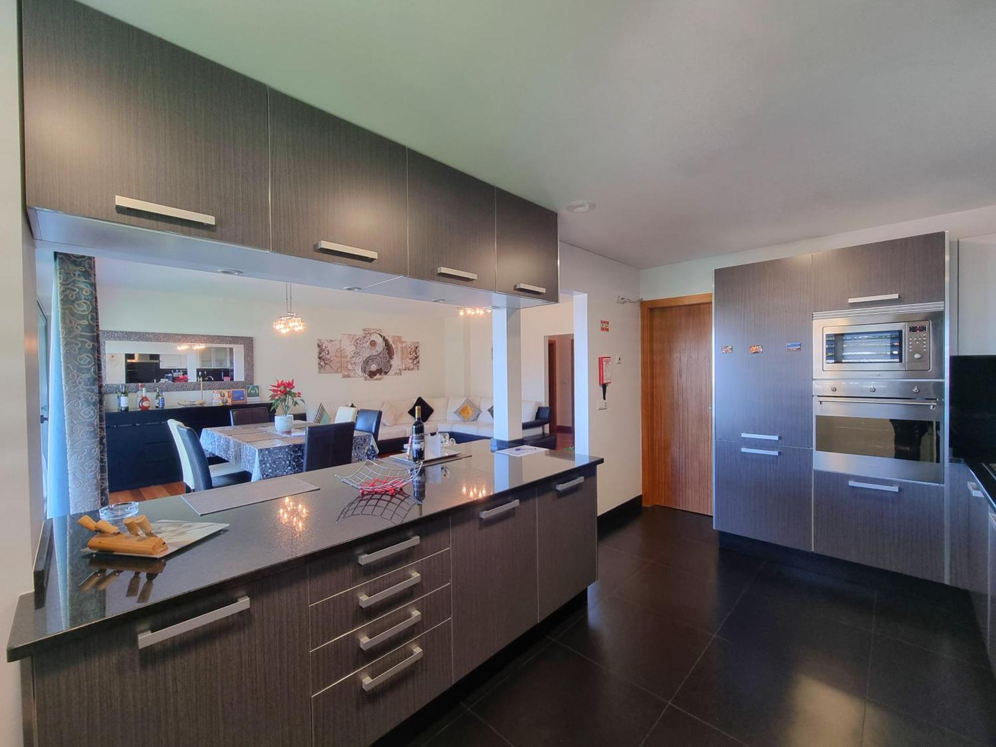 Big Apartment With Ocean Views, Ideal For Groups فونشال المظهر الخارجي الصورة